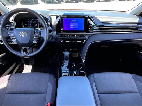 Used 2025 Toyota Camry LE image 16