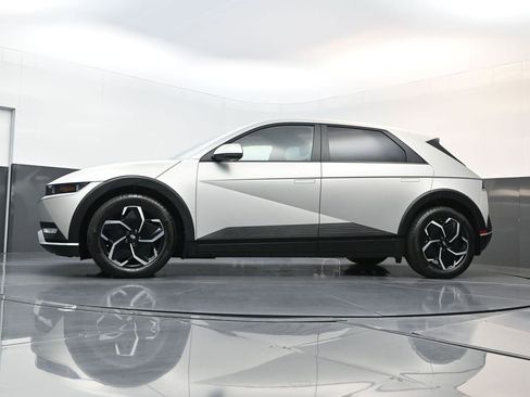 Certified 2024 Hyundai Ioniq 5 SEL image 19