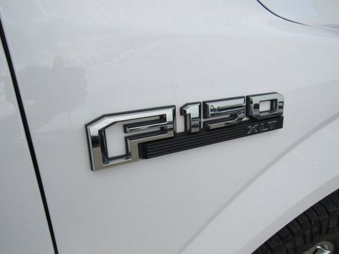 Used 2019 Ford F150 XLT w/ Equipment Group 302A Luxury AWD/4WD image 38