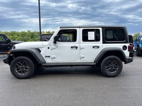 Used 2025 Jeep Wrangler Unlimited Sport AWD/4WD image 7