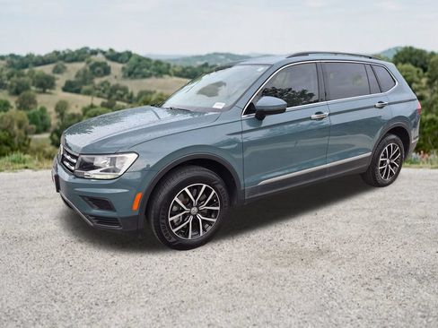 Used 2021 Volkswagen Tiguan SE FWD image 3