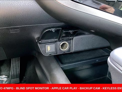 Used 2023 Toyota Camry SE w/ Convenience Package FWD image 16