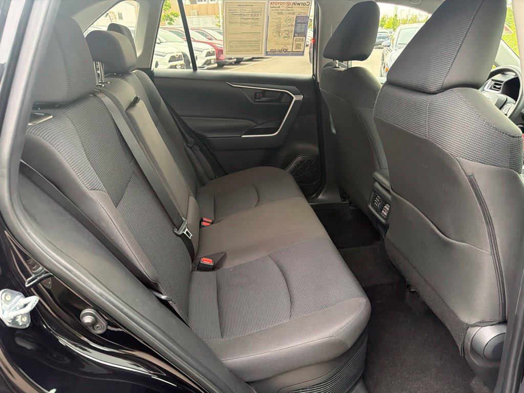 Used 2025 Toyota RAV4 LE AWD/4WD image 15