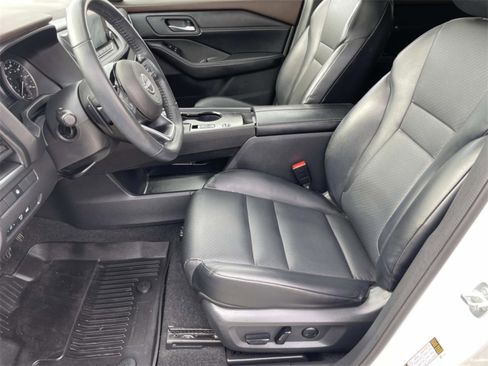 Used 2023 Nissan Rogue SV w/ SV Premium B Package image 22