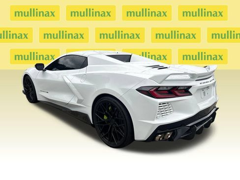 Used 2023 Chevrolet Corvette Stingray Preferred Conv w/ Z51 Performance Package RWD image 3