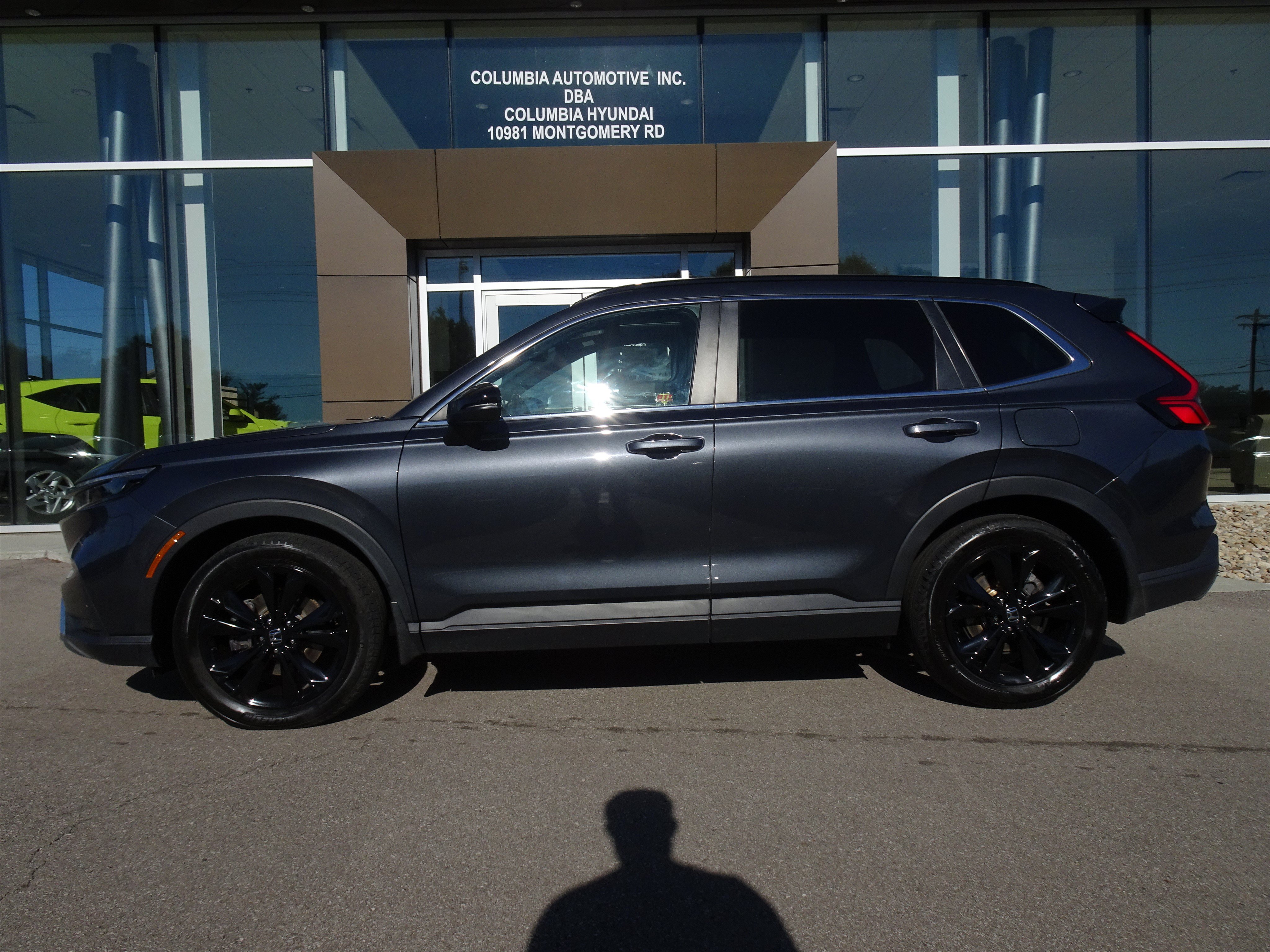 Used 2024 Honda CR-V Sport Touring image 2