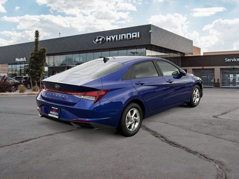 Certified 2023 Hyundai Elantra SE image 5