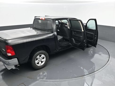 Used 2022 RAM 1500 4x4 Crew Cab Classic w/ Chrome Appearance Group image 24
