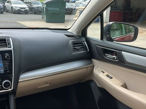 Used 2018 Subaru Outback 2.5i Premium AWD/4WD image 24