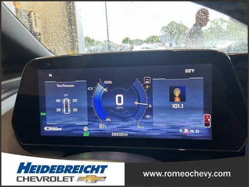 Used 2024 Chevrolet Equinox EV LT FWD image 21