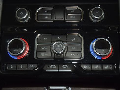 Used 2024 GMC Yukon Denali AWD/4WD image 35