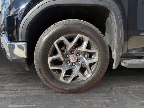 Used 2026 GMC Sierra 1500 SLT AWD/4WD image 9