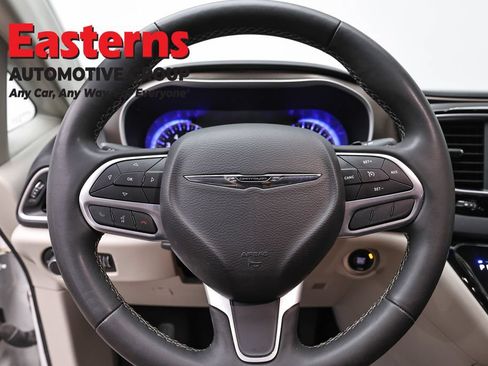 Used 2023 Chrysler Voyager LX FWD image 10