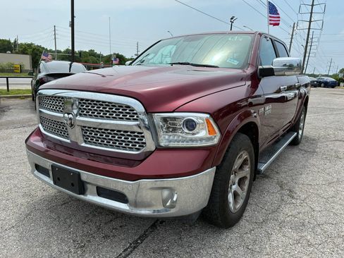 Used 2017 RAM 1500 Laramie w/ Convenience Group AWD/4WD image 2