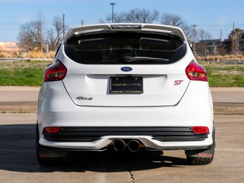 Used 2018 Ford Focus ST image 9