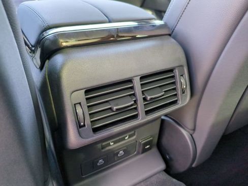 New 2026 Land Rover Range Rover Velar Dynamic SE image 13