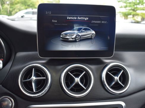 Used 2019 Mercedes-Benz CLA 250 4MATIC image 22