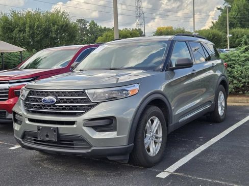 Used 2020 Ford Explorer XLT RWD image 3