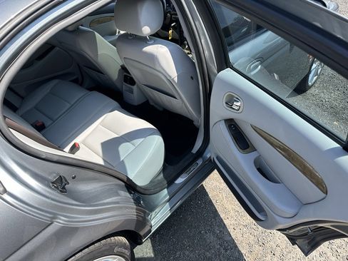 Used 2005 Jaguar S-TYPE R image 20