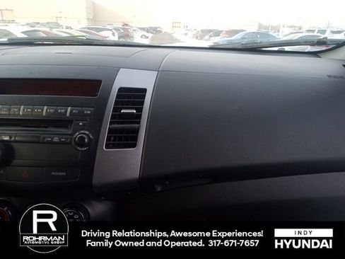 Used 2009 Mitsubishi Outlander ES image 11