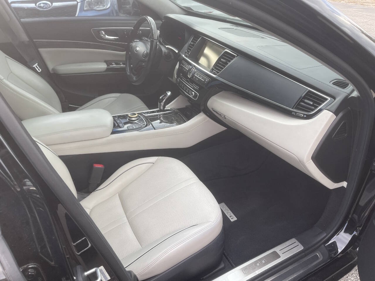 Used 2015 Kia K900 Luxury RWD image 31