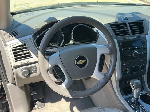 Used 2012 Chevrolet Traverse LT FWD image 24