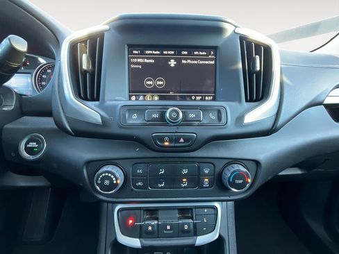 Used 2023 GMC Terrain SLE w/ Elevation Edition image 11