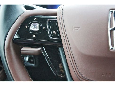 Used 2025 Lincoln Aviator Reserve w/ Equipment Group 201A image 19