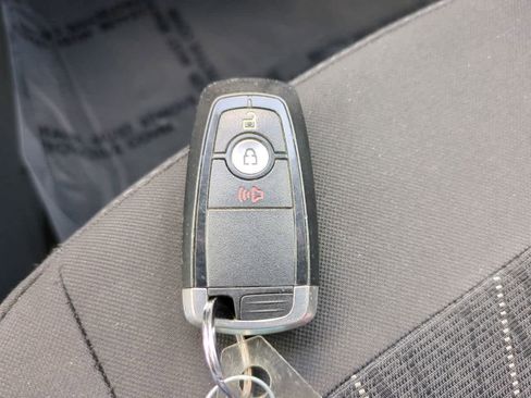 Used 2018 Ford EcoSport SE w/ SE Convenience Package image 29