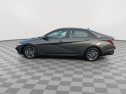 Used 2024 Hyundai Elantra SEL image 5