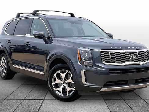 Used 2020 Kia Telluride EX w/ Towing Package FWD image 2