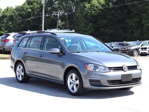 Used 2015 Volkswagen Golf TDI S FWD image 9