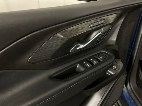 Used 2024 GMC Terrain SLT w/ Elevation Edition image 29