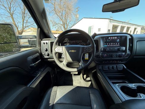 Used 2017 Chevrolet Silverado 2500 LTZ w/ LTZ Plus Package image 2