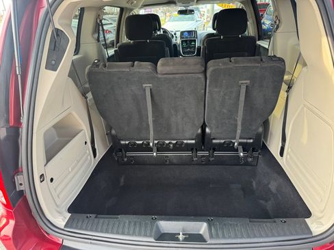 Used 2011 Dodge Grand Caravan Crew w/ Driver Convenience Group image 19