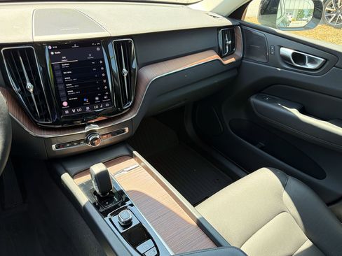 Used 2023 Volvo XC60 B5 Plus w/ Climate Package image 27
