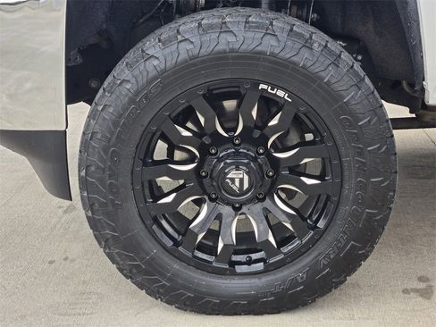 Used 2019 Chevrolet Silverado 2500 High Country w/ Duramax Plus Package image 11