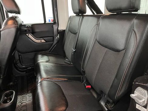 Used 2016 Jeep Wrangler Unlimited Sahara AWD/4WD image 12