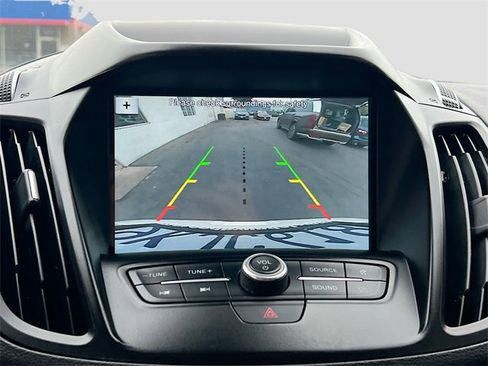Used 2019 Ford Escape SE image 13