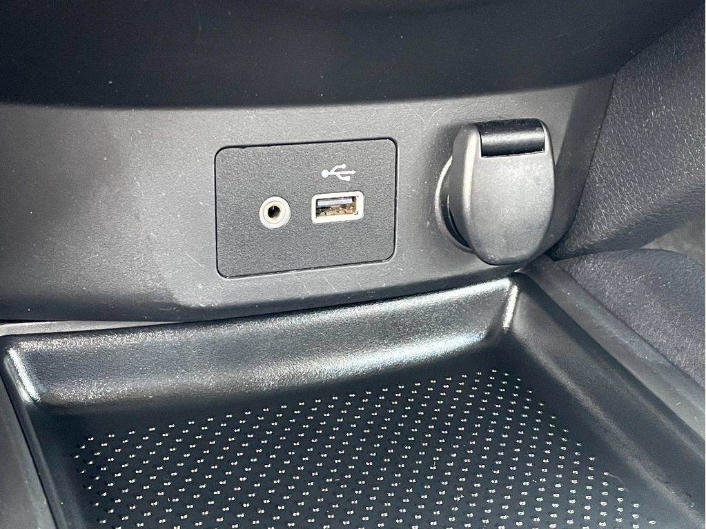 Used 2019 Nissan Rogue SV AWD/4WD image 17