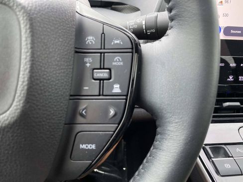Used 2023 Toyota bZ4X AWD image 19