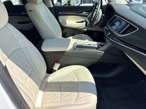 Used 2023 Buick Enclave Avenir w/ Avenir Technology Package image 35