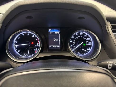 Used 2019 Toyota Camry SE image 9