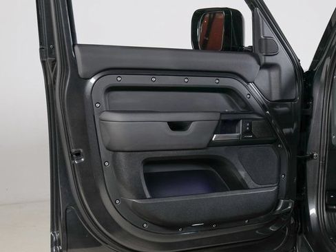 Used 2025 Land Rover Defender 110 S AWD/4WD image 27