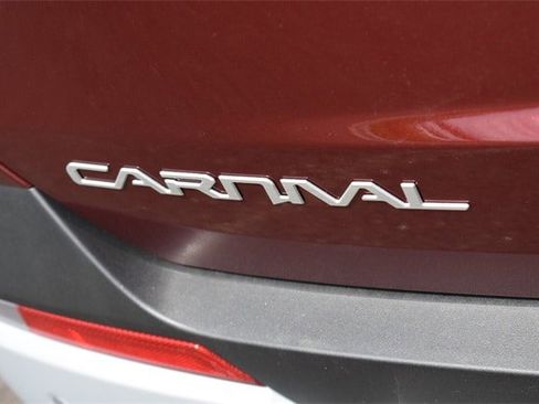 New 2026 Kia Carnival EX image 16