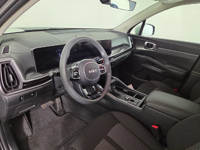 Certified 2025 Kia Sorento LX FWD image 13