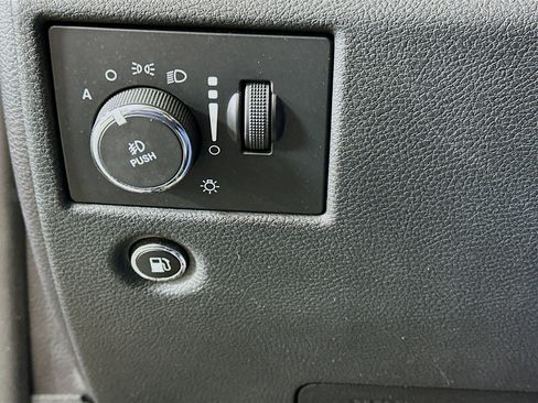 Used 2015 Jeep Grand Cherokee Laredo w/ Quick Order Package 23E image 16