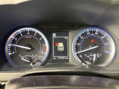 Used 2018 Toyota Highlander XLE AWD/4WD image 17