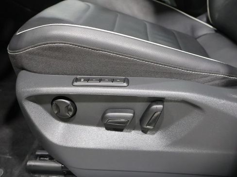 Used 2024 Volkswagen Tiguan SEL R-Line w/ MDO Package, Two-Row AWD/4WD image 13