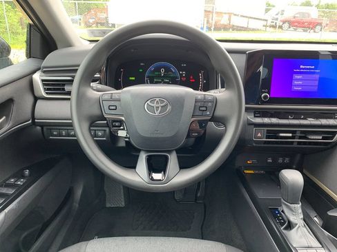 Used 2026 Toyota Camry LE FWD image 17